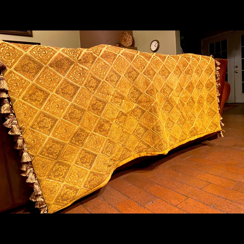 Table Throw